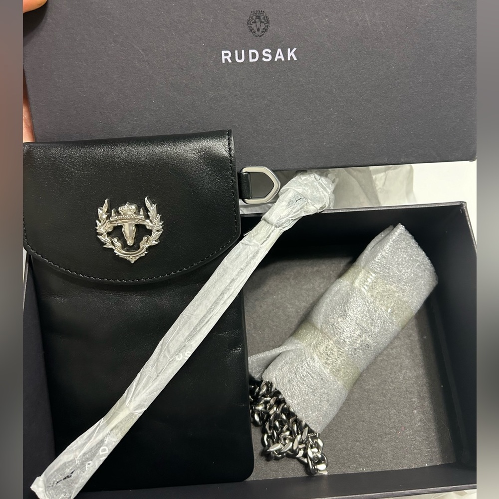 RUDSAK Indigo Ladies Pouch - Black   NWT , Box and original wrapping!